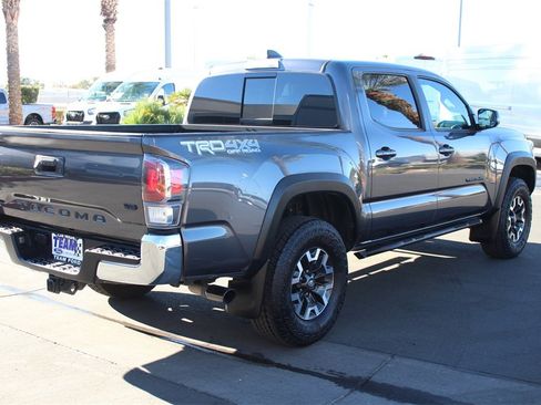 Used 2022 Toyota Tacoma TRD Off-Road image 8