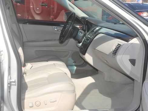 Used 2008 Cadillac DTS FWD image 20