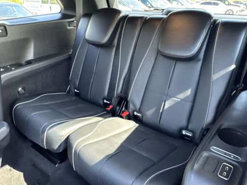 Used 2024 Mercedes-Benz GLS 580 4MATIC image 26