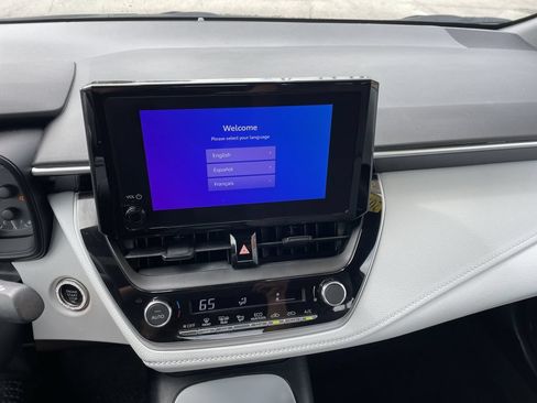 Used 2024 Toyota Corolla SE w/ SE Premium Package FWD image 18