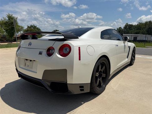 Used 2013 Nissan GT-R Black Edition AWD/4WD image 7