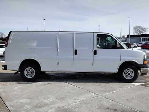 Used 2020 GMC Savana 2500 Work Van image 4