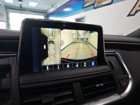 Used 2024 Chevrolet Tahoe Z71 w/ Luxury Package image 24