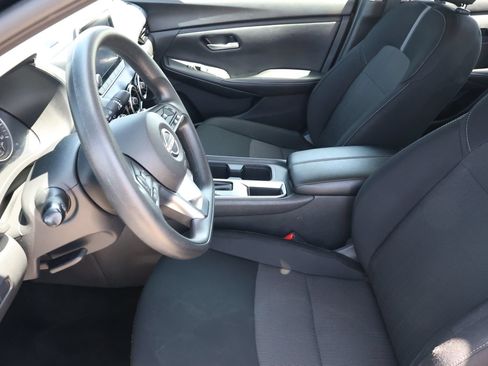 Used 2024 Nissan Sentra SV FWD image 11