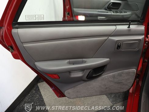 Used 1993 Ford Taurus SHO image 33