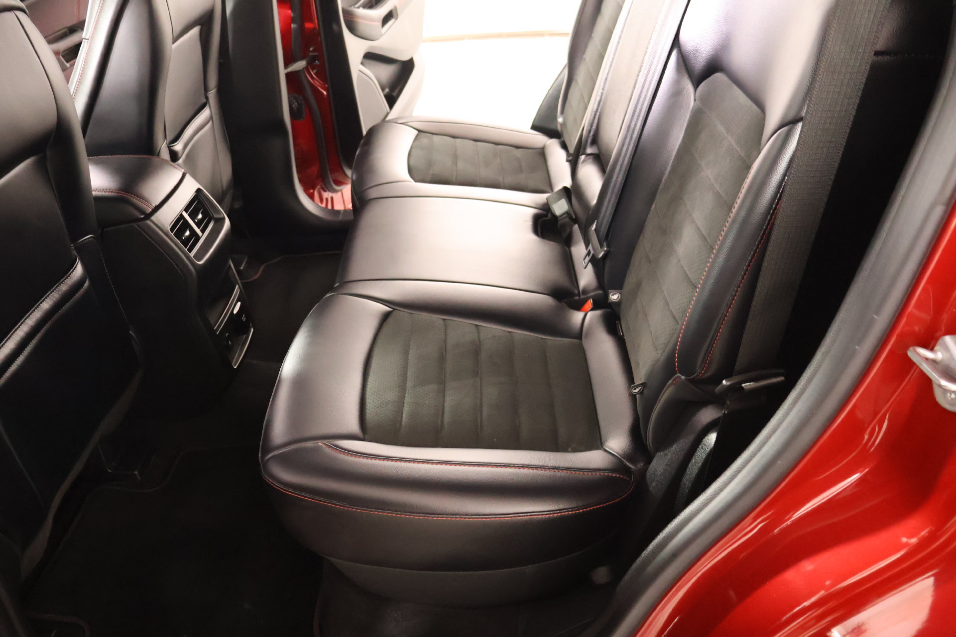 Used 2024 Ford Edge ST-Line AWD/4WD image 12