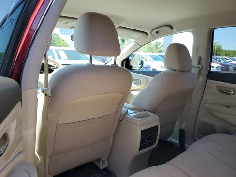 Used 2016 Nissan Murano SV image 7