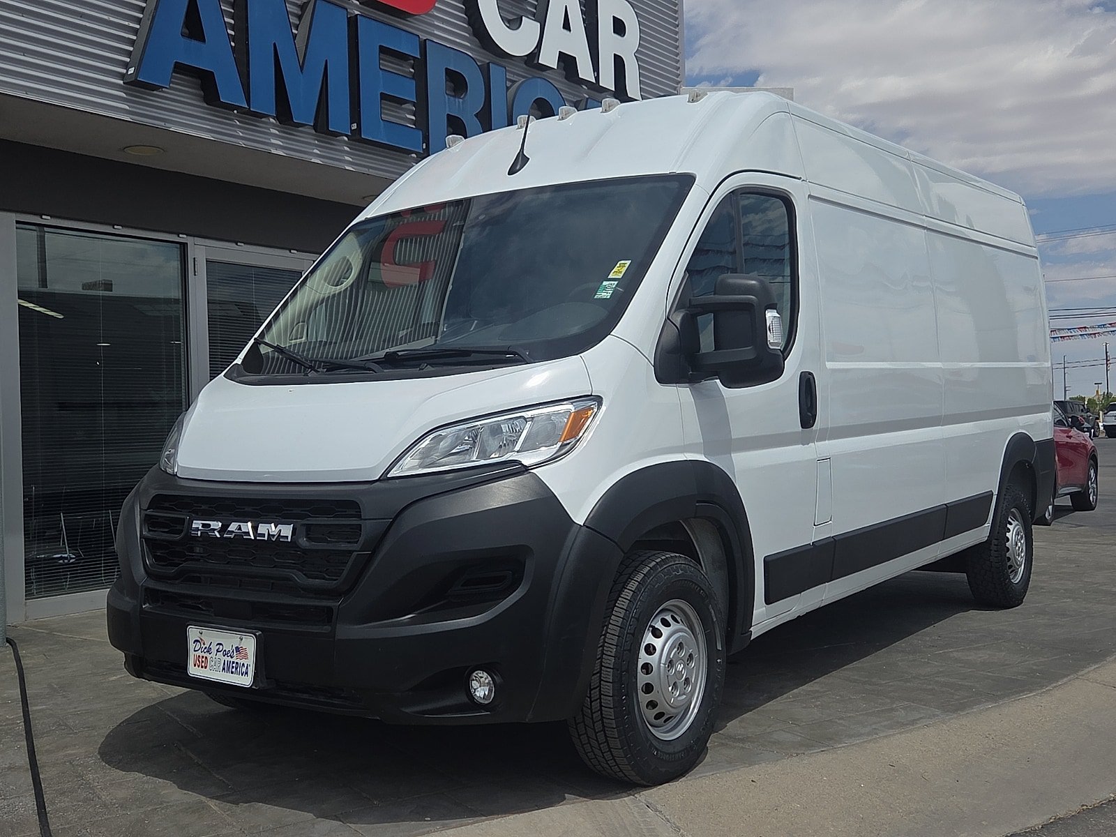 Used 2025 RAM ProMaster 2500 w/ Convenience Group FWD image 2