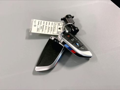 Used 2021 BMW M3 Competition w/ M Carbon Exterior Package image 15