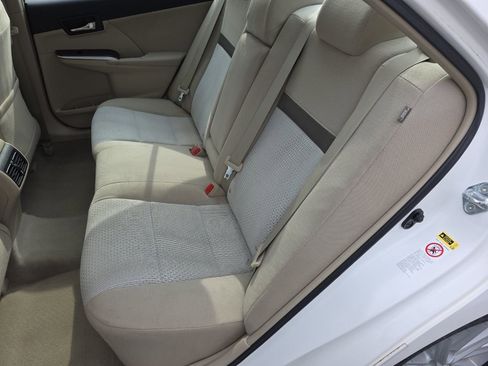 Used 2012 Toyota Camry XLE image 12