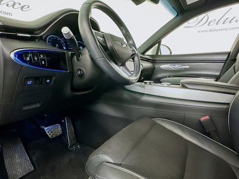 Used 2023 Genesis GV70 2.5T w/ Sport Prestige Package image 7