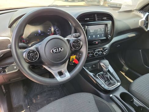Used 2020 Kia Soul S FWD image 9