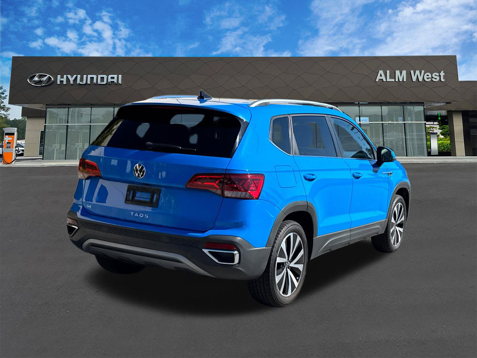 Used 2023 Volkswagen Taos SE FWD image 5