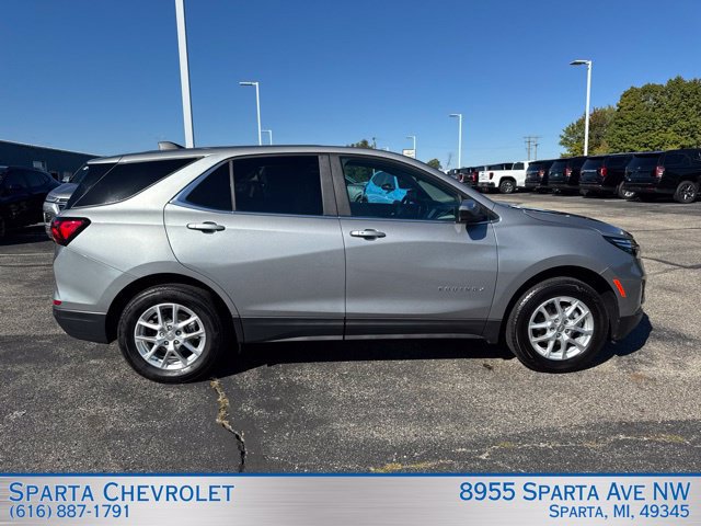 Used 2024 Chevrolet Equinox LT w/ Driver Convenience Package AWD/4WD image 2