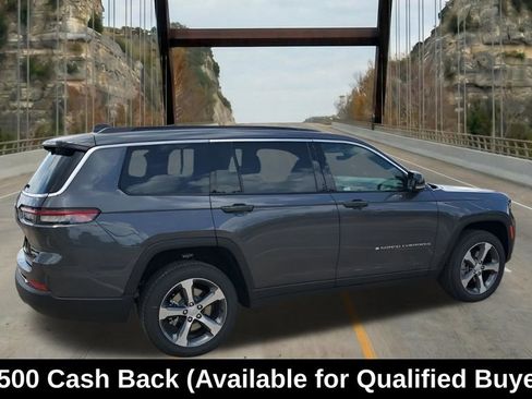 New 2025 Jeep Grand Cherokee L Limited w/ Luxury Tech Group II RWD image 16