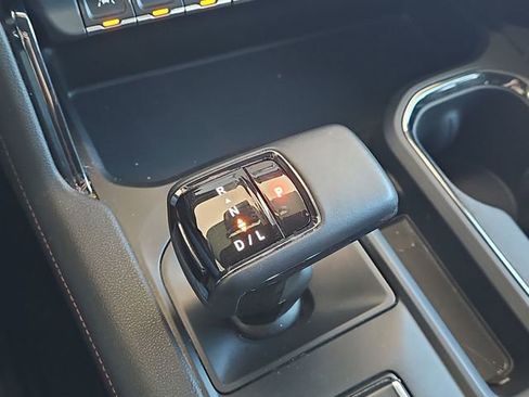 Used 2024 GMC Sierra 1500 AT4 w/ Technology Package image 14