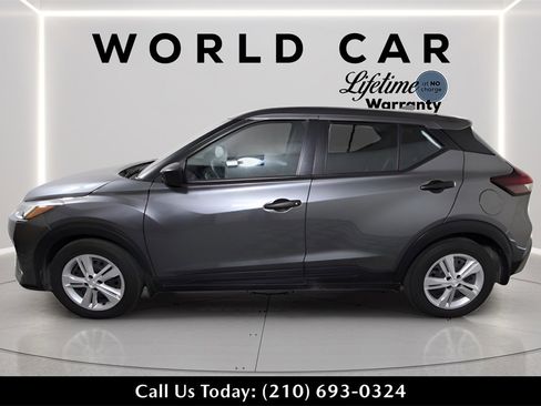 Used 2024 Nissan Kicks S image 4