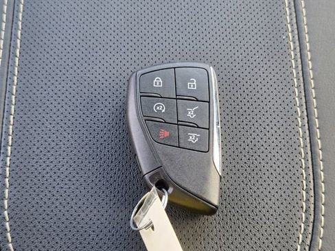 Used 2025 GMC Yukon XL Elevation image 26