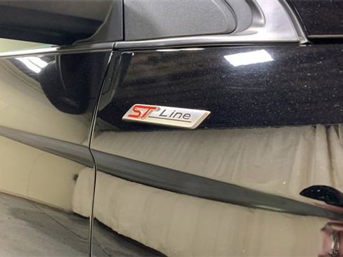 Used 2020 Ford Edge ST-Line w/ Cold Weather Package image 10