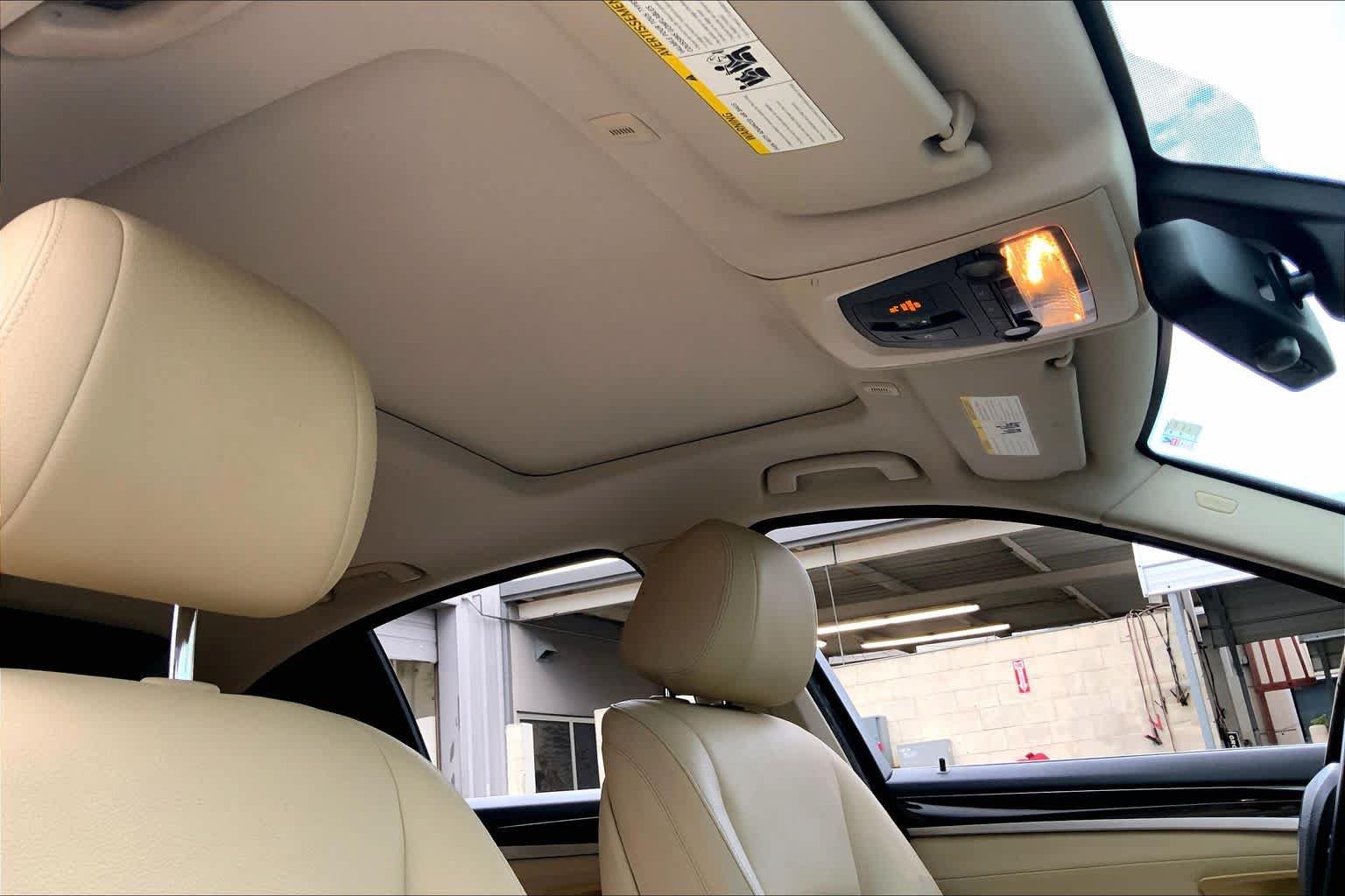 Used 2016 BMW 528i Sedan RWD image 14