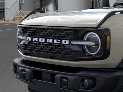 New 2026 Ford Bronco Badlands w/ Black Appearance Package AWD/4WD image 19