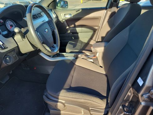 Used 2010 Ford Focus SES image 13