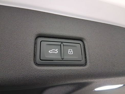 Used 2025 Audi Q5 Premium Plus w/ Premium Plus image 17