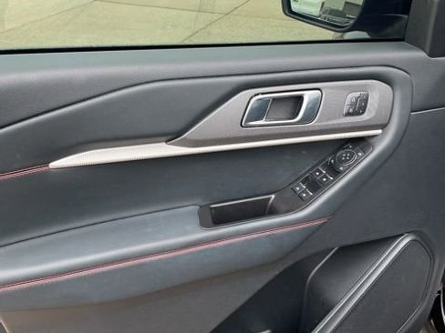 Used 2025 Ford Explorer ST-Line w/ Premium Package image 19