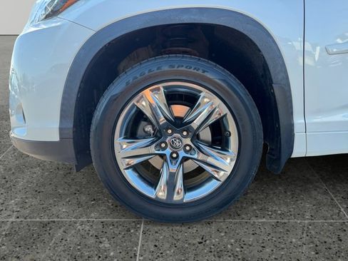Used 2019 Toyota Highlander Limited Platinum AWD/4WD image 10