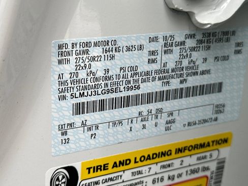 New 2025 Lincoln Navigator L Reserve w/ Jet Appearance Package image 28