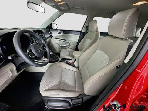 Certified 2021 Kia Soul LX FWD image 19