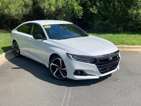 Used 2022 Honda Accord Sport image 1