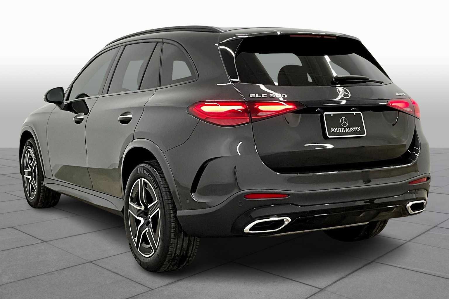 Used 2025 Mercedes-Benz GLC 300 4MATIC image 12