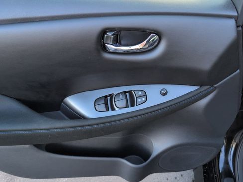 Used 2024 Nissan Leaf S image 11