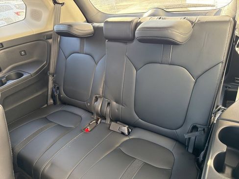 Certified 2023 Honda Pilot Touring image 10