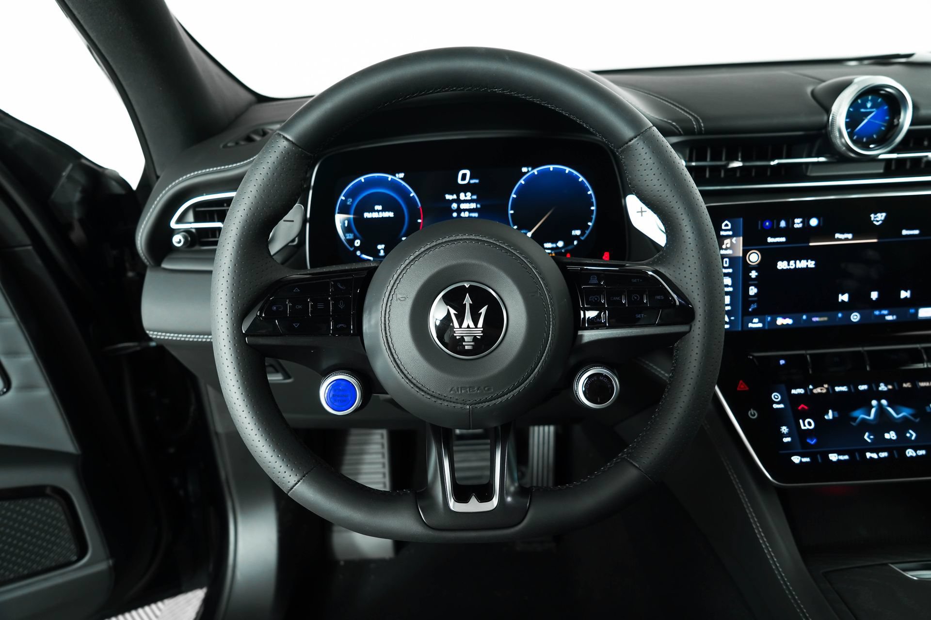Used 2025 Maserati Grecale GT AWD/4WD image 27