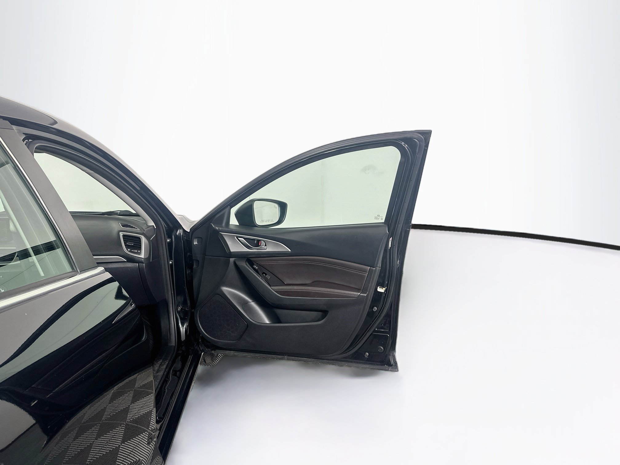 Used 2018 MAZDA MAZDA3 Touring FWD image 31