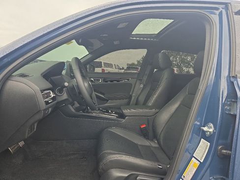 Used 2025 Honda Civic Sport image 15