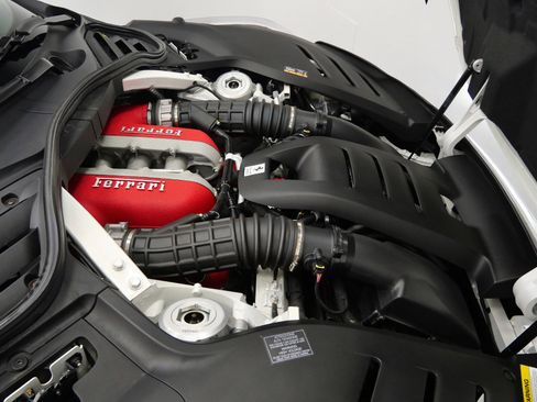 Used 2025 Ferrari Purosangue AWD/4WD image 44