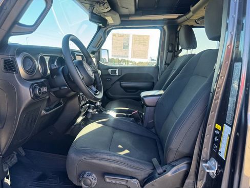 Used 2021 Jeep Wrangler Unlimited Sport w/ Sun And Sound Package image 10