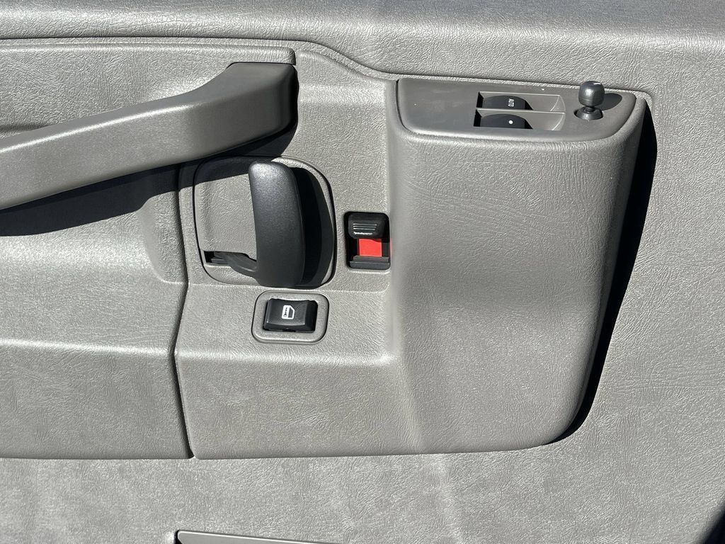 New 2025 GMC Savana 2500 Extended w/ Driver Convenience Package RWD image 23