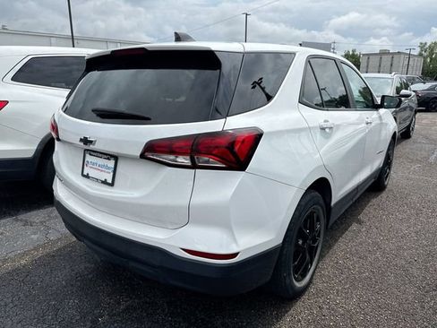 Used 2022 Chevrolet Equinox LS w/ LS Convenience Package FWD image 3