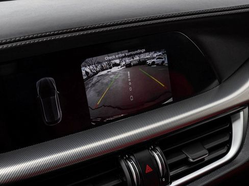 Used 2024 Alfa Romeo Stelvio Veloce image 18