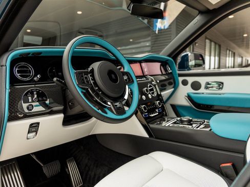 New 2026 Rolls-Royce Cullinan Black Badge image 25