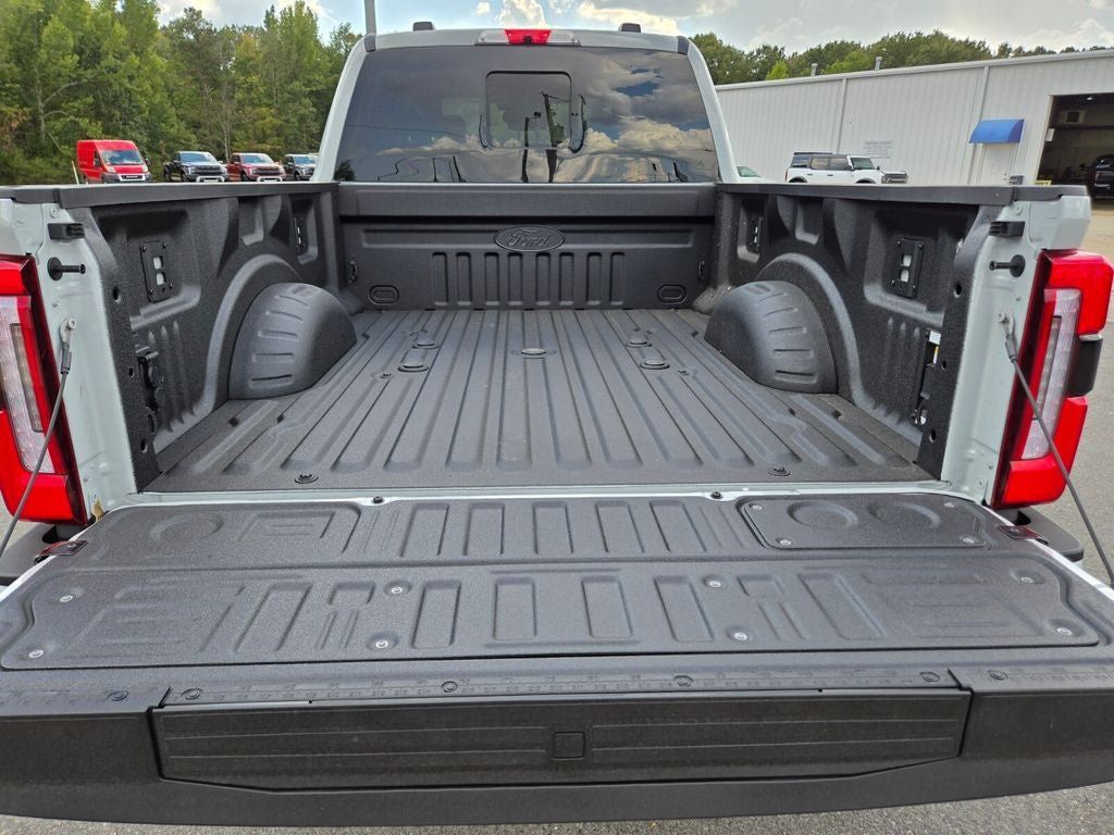 New 2026 Ford F250 Platinum w/ Platinum Plus Package AWD/4WD image 14