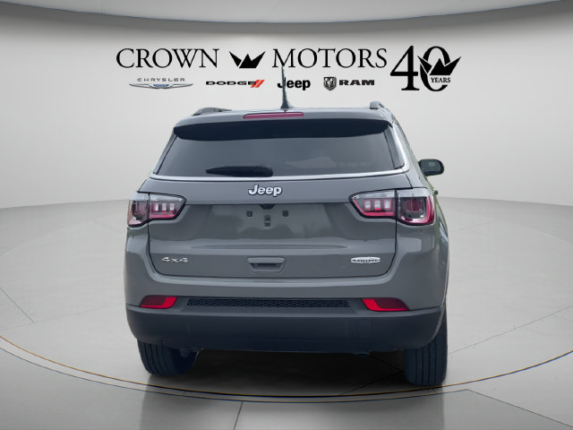 Used 2023 Jeep Compass Latitude w/ Sun and Sound Group AWD/4WD image 6