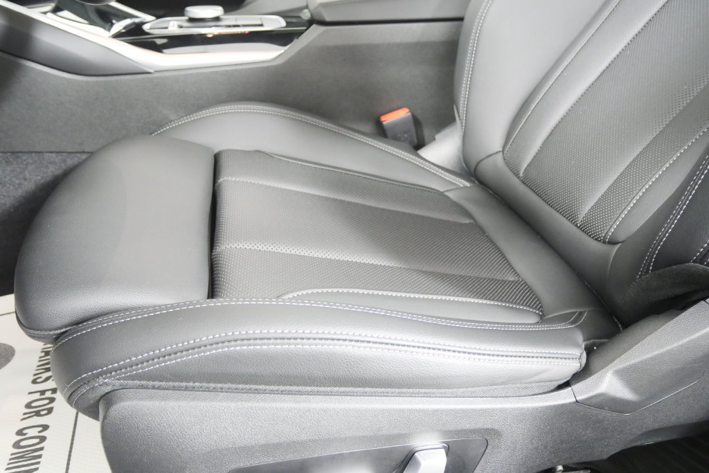 Certified 2023 BMW 230i Coupe w/ Premium Package RWD image 10