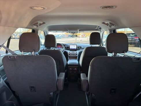 Certified 2022 Ford Explorer XLT image 17