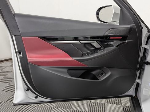 Used 2025 BMW 530i xDrive image 13