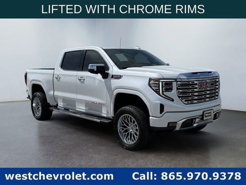 Used 2024 GMC Sierra 1500 Denali w/ Technology Package AWD/4WD image 1